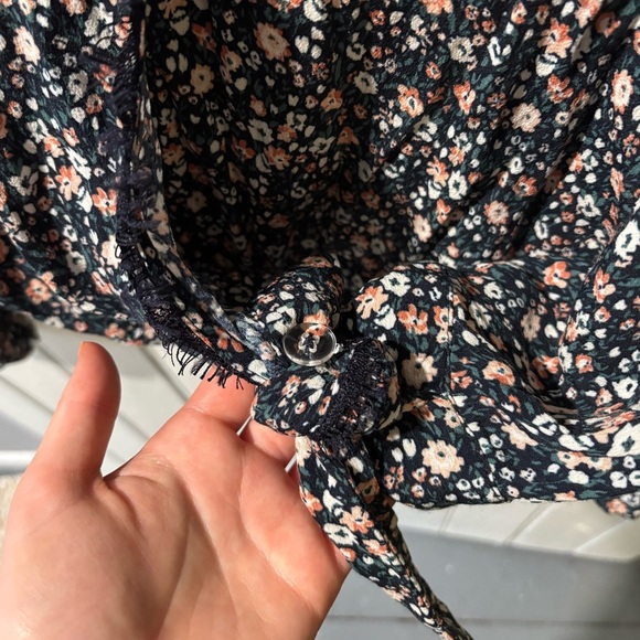 Abercrombie & Fitch Floral Wrap Blouse - Picture 5 of 5